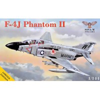 Истребитель F4J "Phantom II"