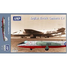 Учебный самолет бомбардировщик вариант English Electric Canberra T.4