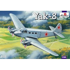 Яковлєв Як-8 пасажирський літак.