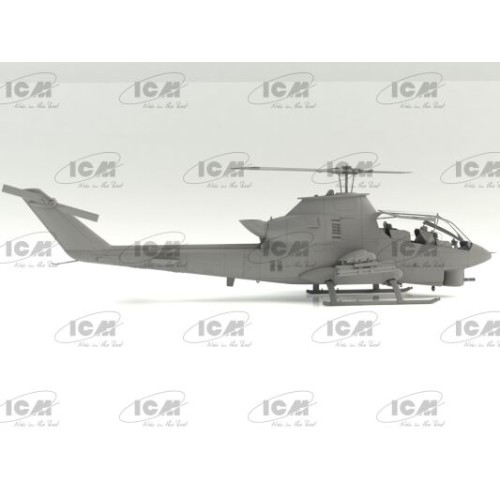 Сборная модель 1:35 Вертолет AH-1G Кобра (позднего производства) ICM 53031