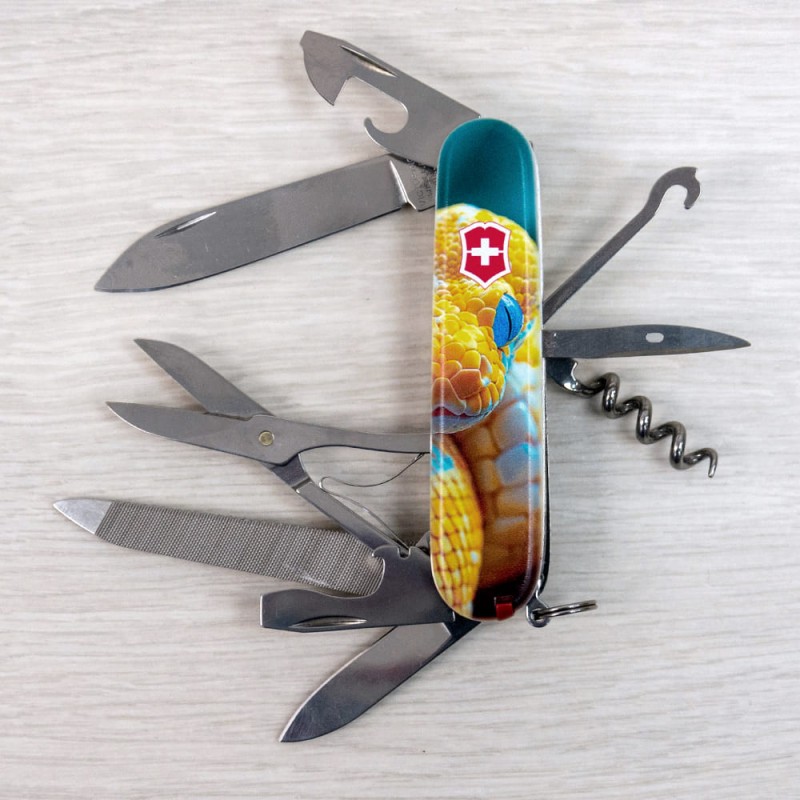 Швейцарский складной нож 91мм Victorinox MOUNTAINEER ANIMAL 1.3743.7.F1050pw