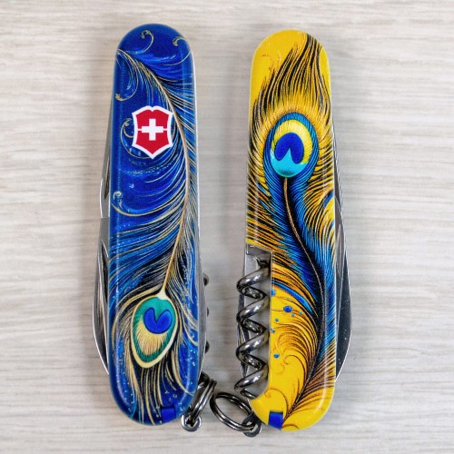 Складаний ніж Victorinox SPARTAN UKRAINE Чарівне перо Жар-Птиці 1.3603.3.T3150pw