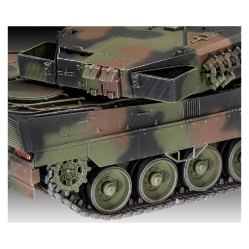 Збірна модель-копія Revell Танк Леопард 2 A6/A6NL рівень 4 масштаб 1:35