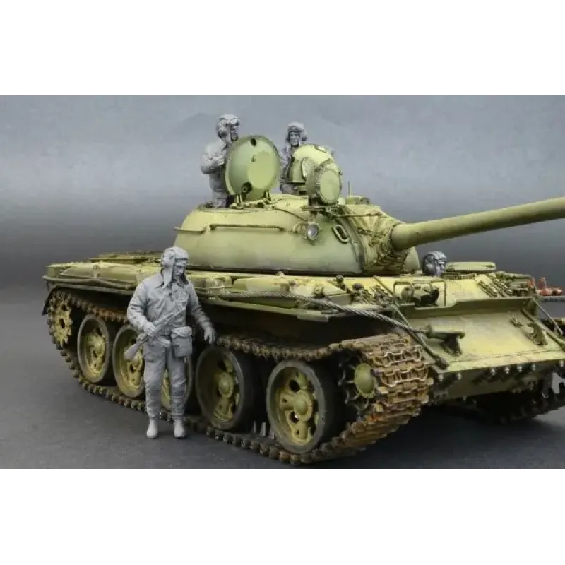 Збірна модель 1:35 Фігури радянський танковий екіпаж 1960-70р. Miniart 37037