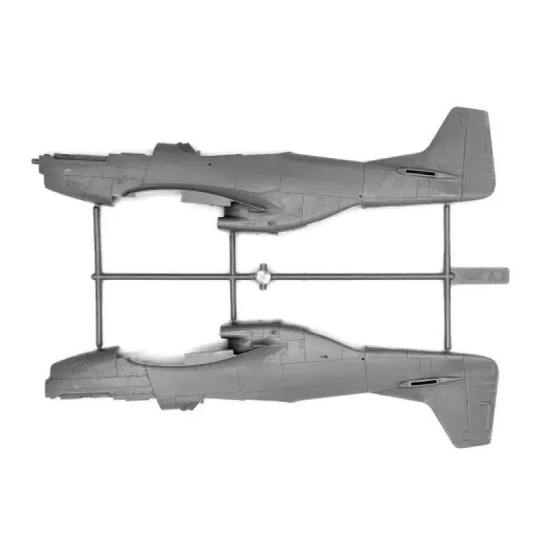 Збірна модель літака Збірна модель 1:48 Літак Мустанг P-51D з пілотами ВПС США та наземним персоналом ICM 48153 1:48