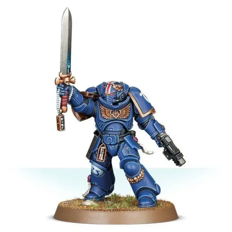Мініатюра WARHAMMER 40000: SPACE MARINES - PRIMARIS LIEUTENANT WITH POWER SWORD