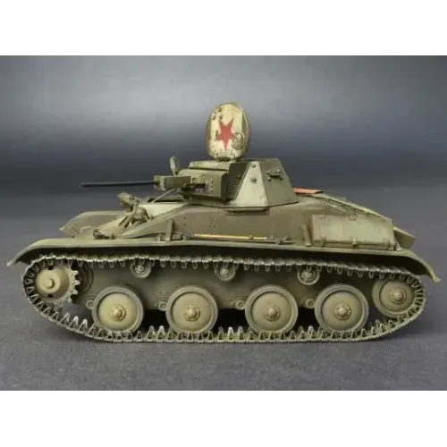 Збірна модель 1:35 Радянський легкий танк T-60 ранніх серій з інтер'єром MiniArt 35215