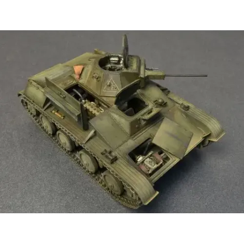 Збірна модель 1:35 Радянський легкий танк T-60 ранніх серій з інтер'єром MiniArt 35215