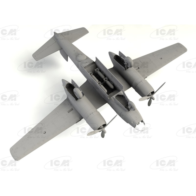 Збірна модель літака Бомбардувальник A-26C-15 Invader з пілотами і наземним персоналом 1:48