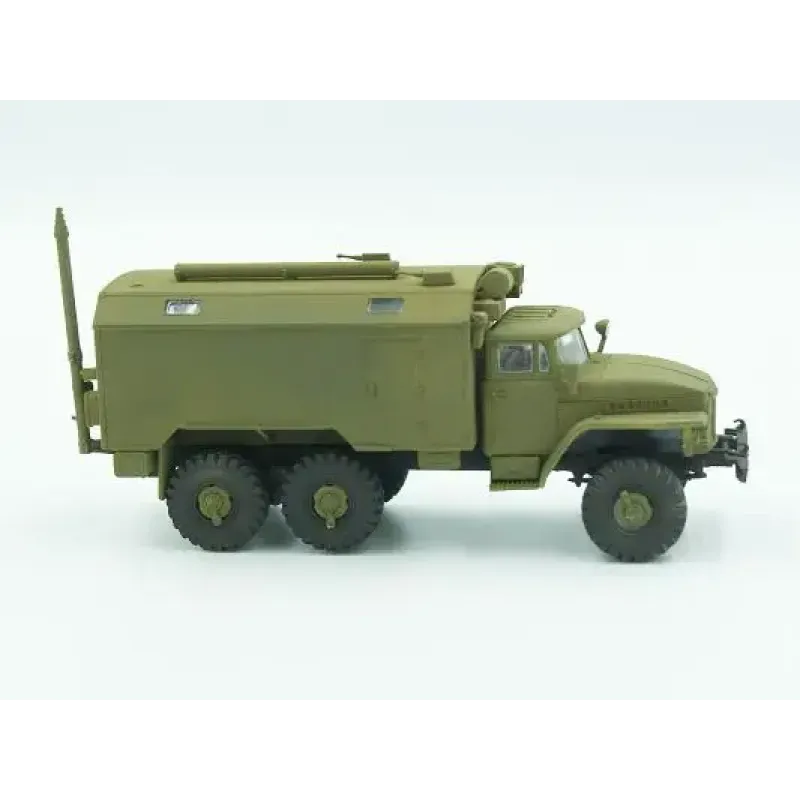 Збірна модель 1:72 Вантажівка рухомий командний пункт Урал 375A ICM 72712