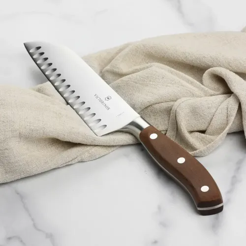 Ніж-сантоку Victorinox GRAND MAITRE WOOD 17см дерев’ян 7.7320.17G