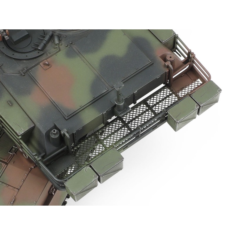 Збірна модель Tamiya – танк 1:35 M1A1 Abrams Ukraine 25216