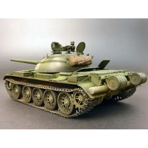 Средний танк T-54-3 с полным интерьером, 1951 г. 1:35
