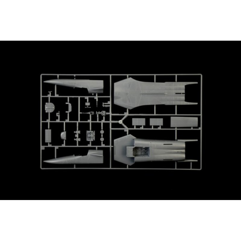 Збірна модель літака Збірна модель 1:72 Літак EF - 111 A Raven Італері 1235 1:72