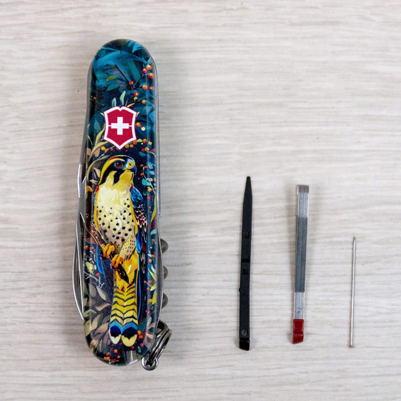 Складаний ніж Victorinox CAMPER UKRAINE Величний Сокіл 1.3613.3.T3180pw