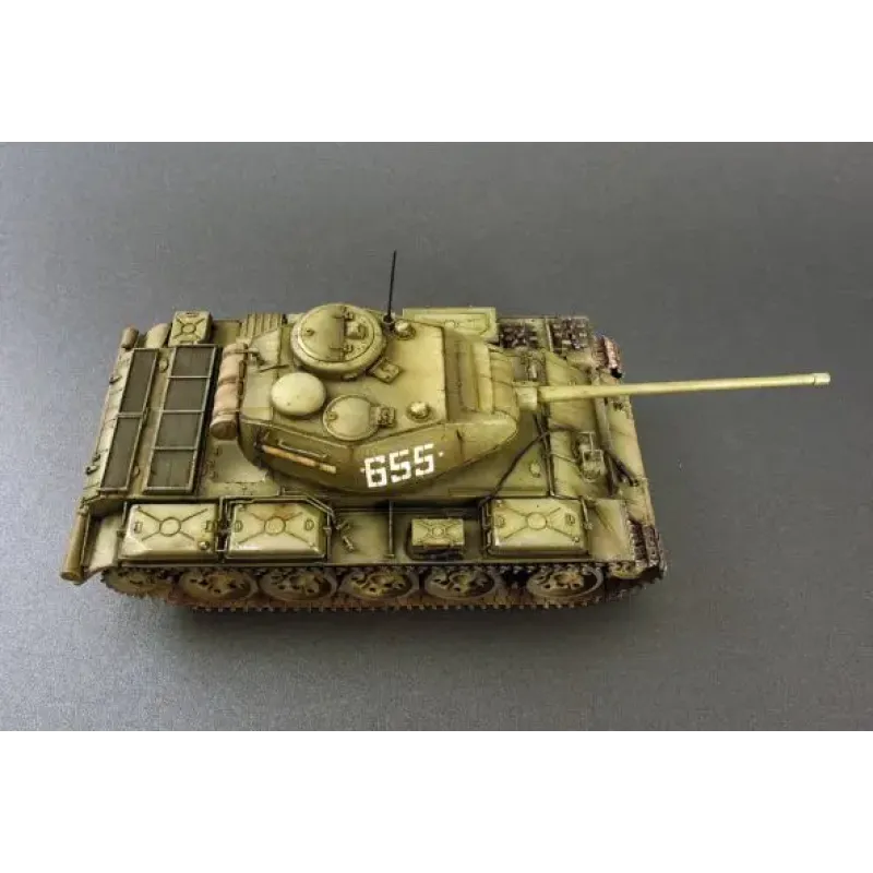 Средний танк Т-44 M 1:35