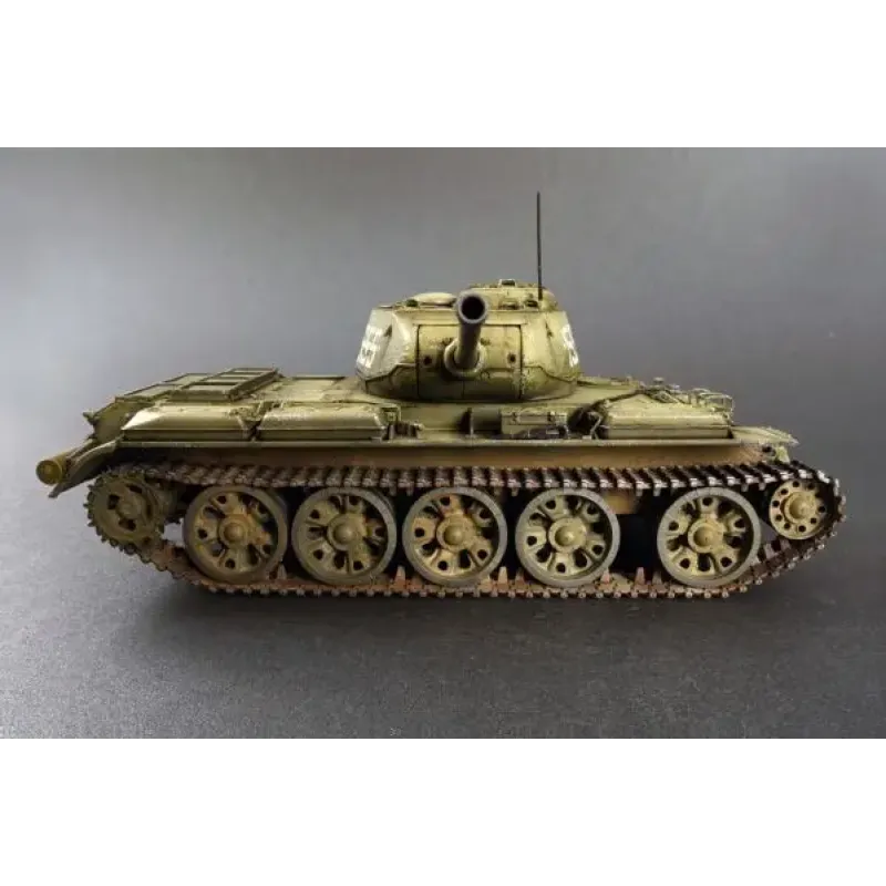 Средний танк Т-44 M 1:35