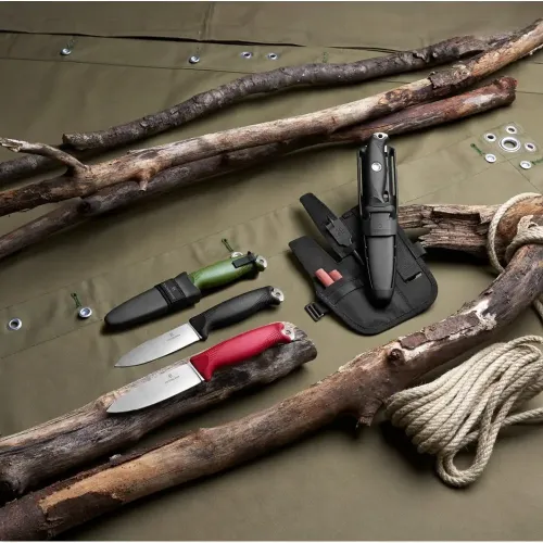 Швейцарский нож с фиксированным лезвием Victorinox VENTURE 3.0902.4