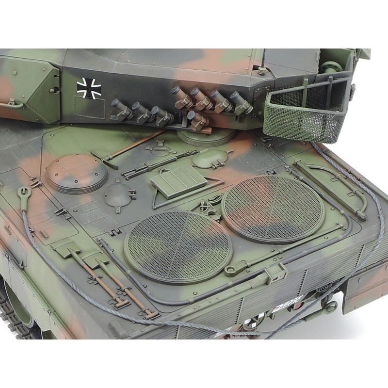 Збірна модель Tamiya – танк 1:35 Leopard 2 A6 Main Battle Tank 35271