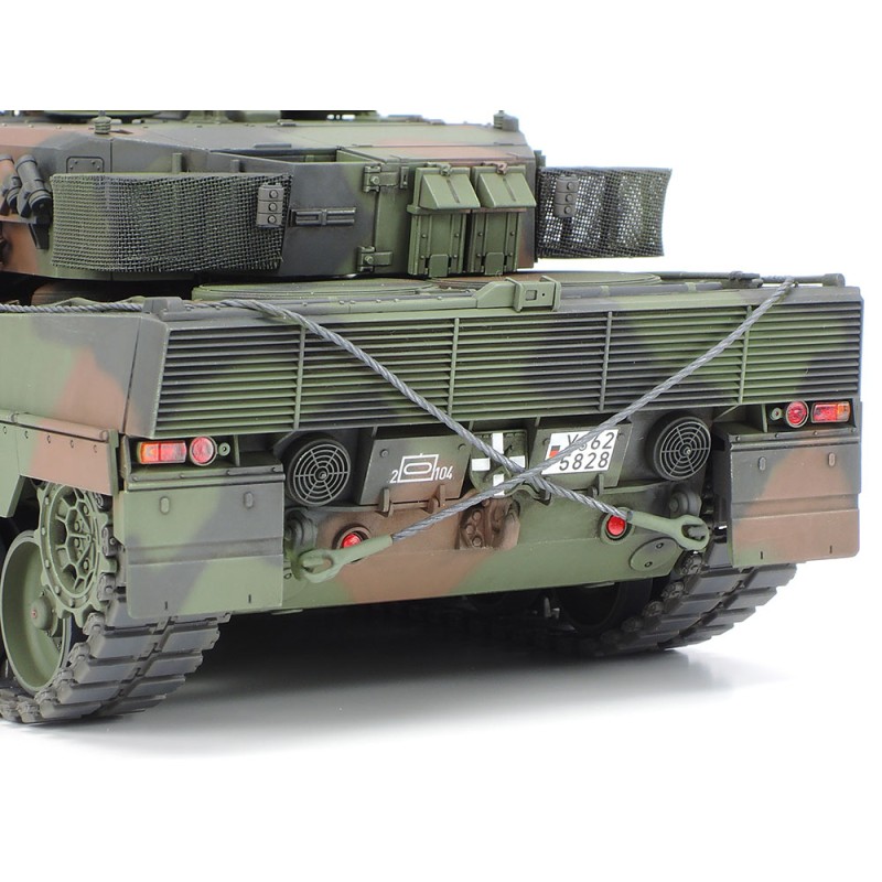 Збірна модель Tamiya – танк 1:35 Leopard 2 A6 Main Battle Tank 35271