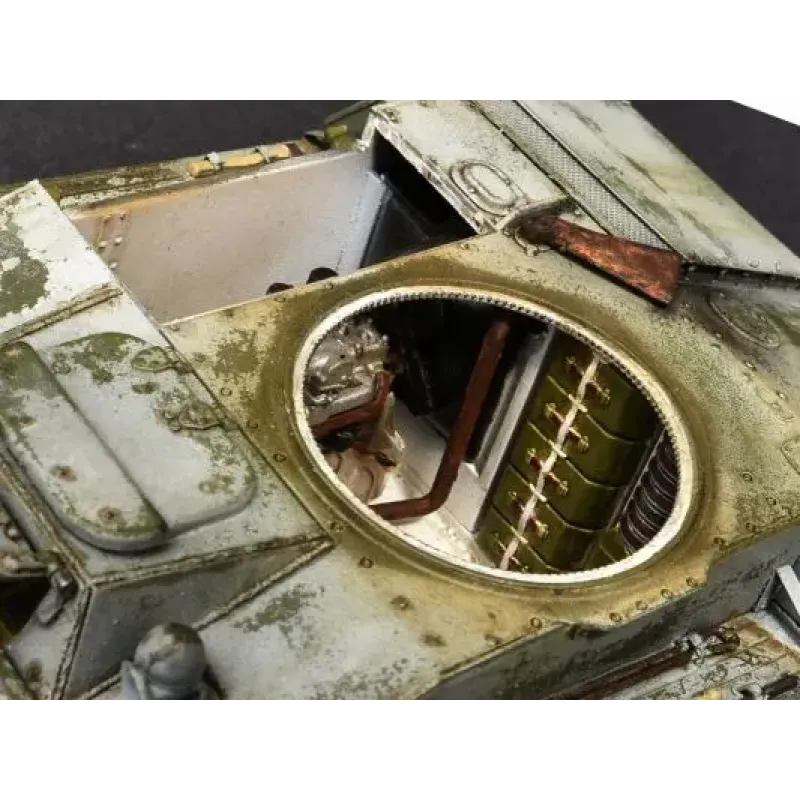 Легкий танк Т-60 заводу №37, ранніх випусків з інтер'єром 1:35
