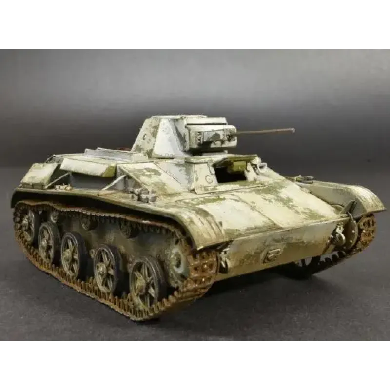 Легкий танк Т-60 заводу №37, ранніх випусків з інтер'єром 1:35