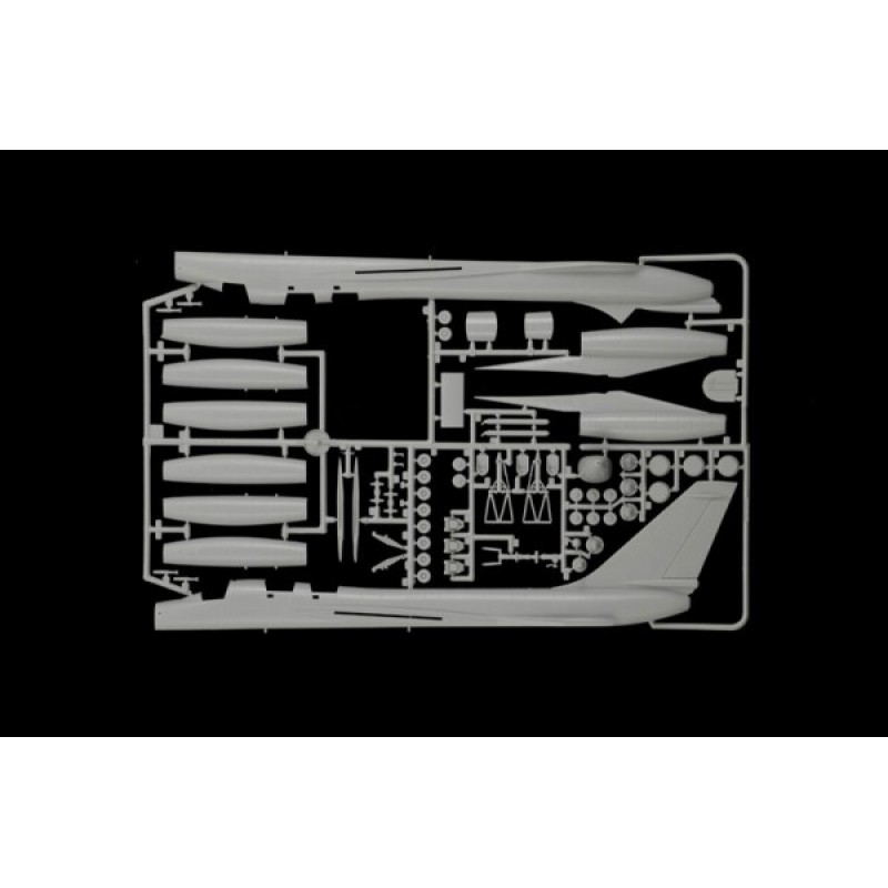 Сборная модель самолета Сборная модель 1:72 Самолет B-58 Hustler Италери 1142 1:72