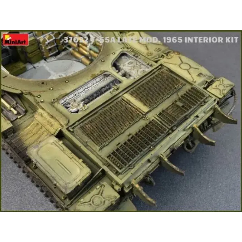 Средний танк Т-55А образца 1965 г., поздний с интерьером 1:35