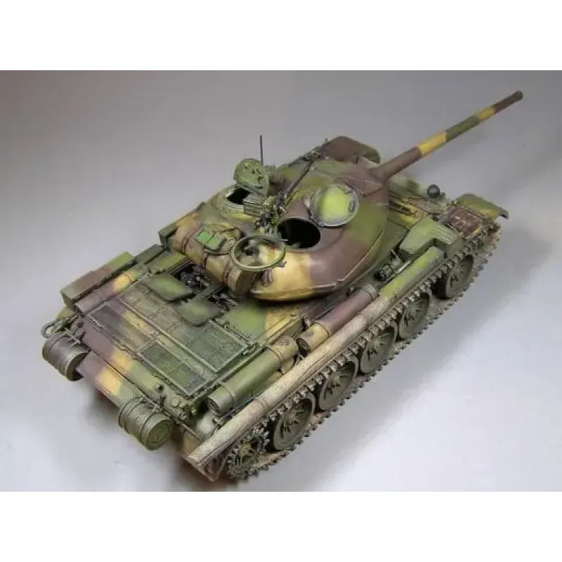 Средний танк T-54-1 с полным интерьером 1:35