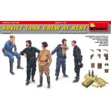 Сборная модель 1:35 Фигуры советский танковый экипаж на отдыхе Миниарт 35246