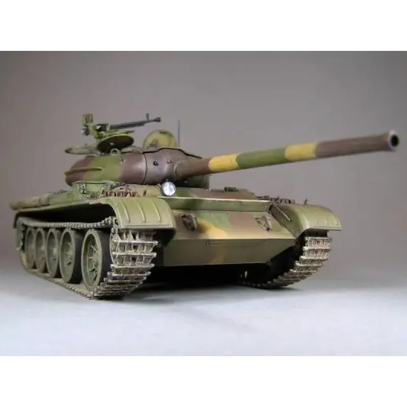 Средний танк T-54-1 с полным интерьером 1:35