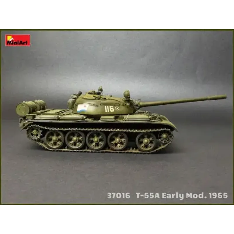 Средний танк Т-55А образца 1965 г., ранний с интерьером 1:35