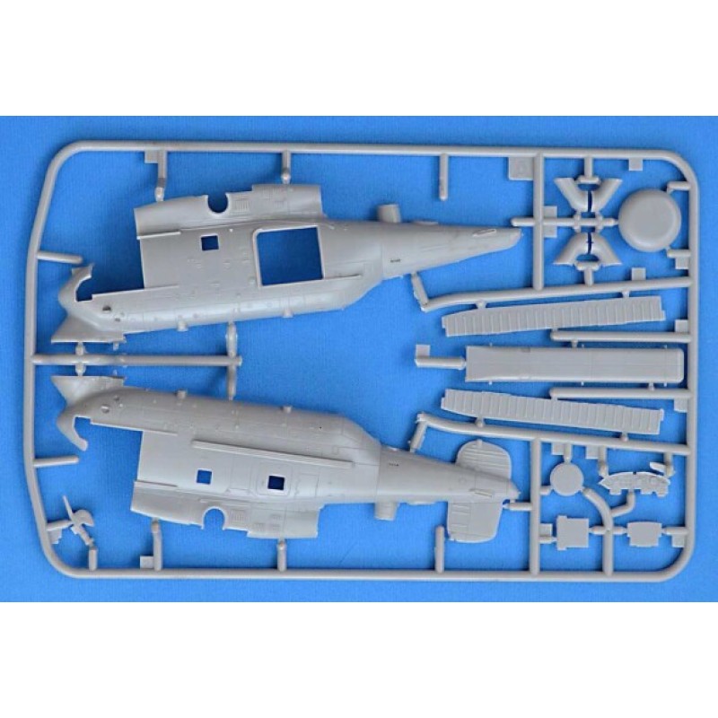 Сборная модель 1:72 Советский военно-морской вертолет Ка-25ПС поисково-спасательный (САР) ACE 72307