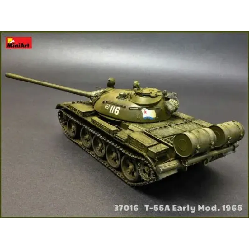 Средний танк Т-55А образца 1965 г., ранний с интерьером 1:35