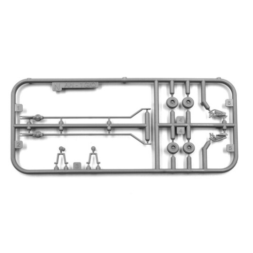 Сборная модель 1:48 Вертолет AH-1G Кобра и аэродромное покрытие США M8A1 ICM 48298