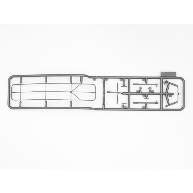 Збірна модель ICM – Panzerspähwagen (Funk) P204(f), Командирська бронемашина (35378)