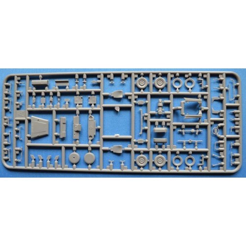Збірна модель 1:72 Повнопривідний автомобіль PKW 0,5t gl typ 460 ACE 72470