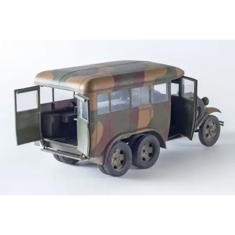 Штабной автобус ГАЗ-05-193 1:35