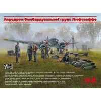 Сборная модель 1:48 Набор Аэродром бомбардировочной группы Люфтваффе ICMDS 4805