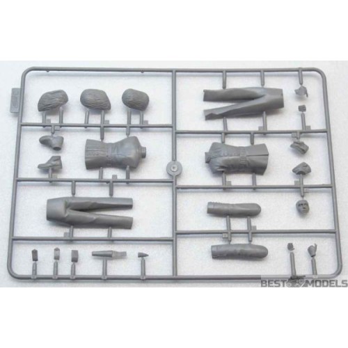 Фигуры и миниатюры Сборная модель 1:16 Фигура Гренадер Королевской гвардии Великобритании ICM 16001