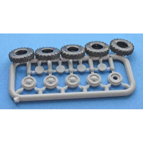 Бронетехника и артиллерия Легкий бронированный автомобиль AML-90 (4x4)