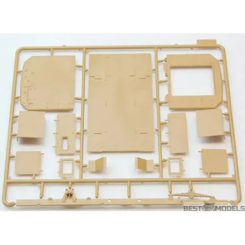 Авто-мото Сборная модель 1:35 Советский автомобиль технической помощи ЗИЛ-131 ICM 35518