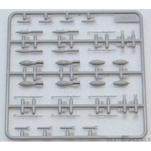 Сборная модель самолета Сборная модель 1:48 Советский истребитель-биплан I-153 (зимняя версия) ICM 48096 1:48