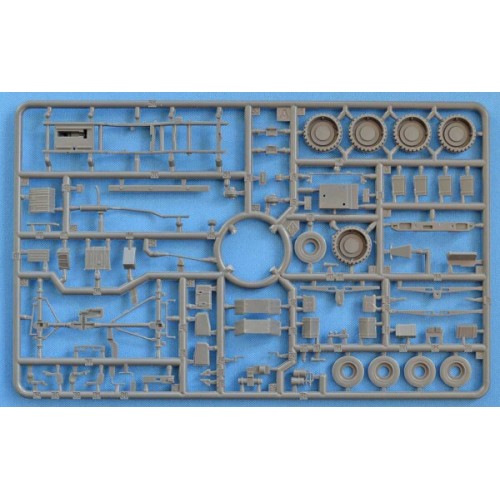 Авто-мото Сборная модель 1:72 Пожарный автомобиль Унимог U1300L ACE 72452