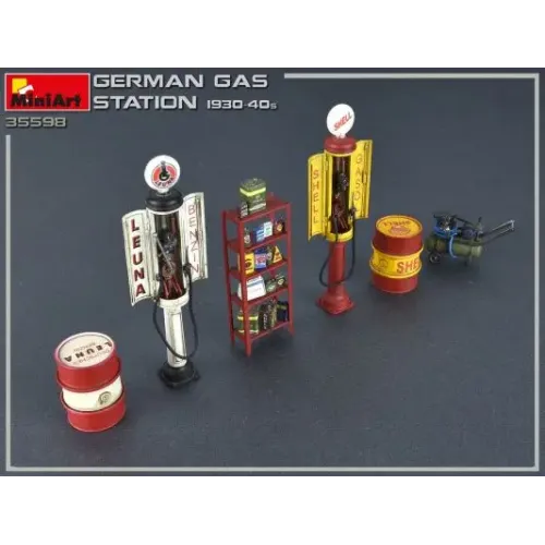 Строения и элементы Сборная модель 1:35 Набор немецкая автомобильная заправочная станция 1930-40г. Миниарт 35598