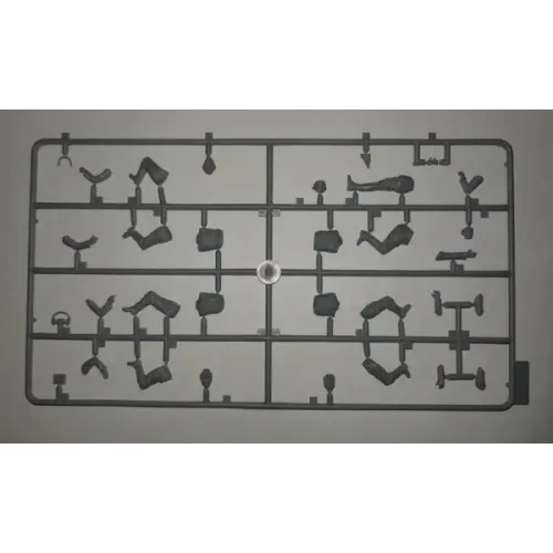 Фігури та мініатюри Збірна модель 1:35 екіпаж німецької командної машини (1939-1942) ICM35644