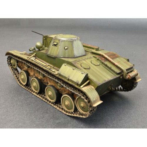 Бронетехника и артиллерия Легкий танк Т-60, поздний, с интерьером 1:35