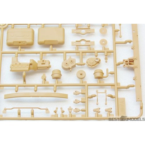 Авто-мото Збірна модель 1:35 Радянський автомобіль технічної допомоги ЗІЛ-131 ICM 35518