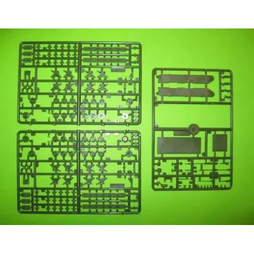 Бронетехника и артиллерия Истребитель танков M10A1 (поздняя версия) (UM209) Масштаб: 1:72