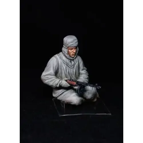 Фигуры и миниатюры Сборная модель 1:35 Фигуры советская штурмовая пехота в зимних камуфляжах Миниарт 35226